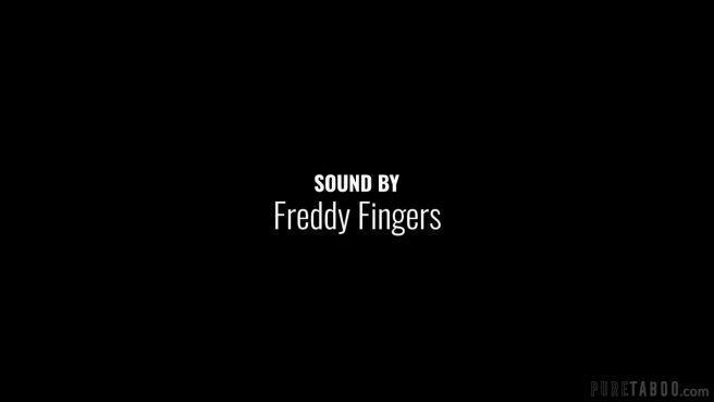 Лысый мужик грубо поимел восемнадцатилетнюю проститутку