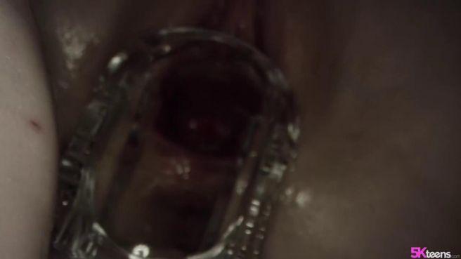 Русская телка в чулках трахается со своим соседом